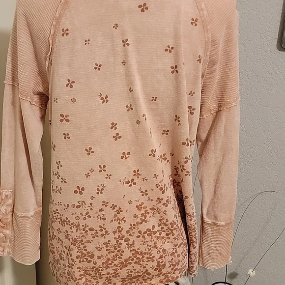 Democracy Blush Floral Blouse - Picture 3 of 5